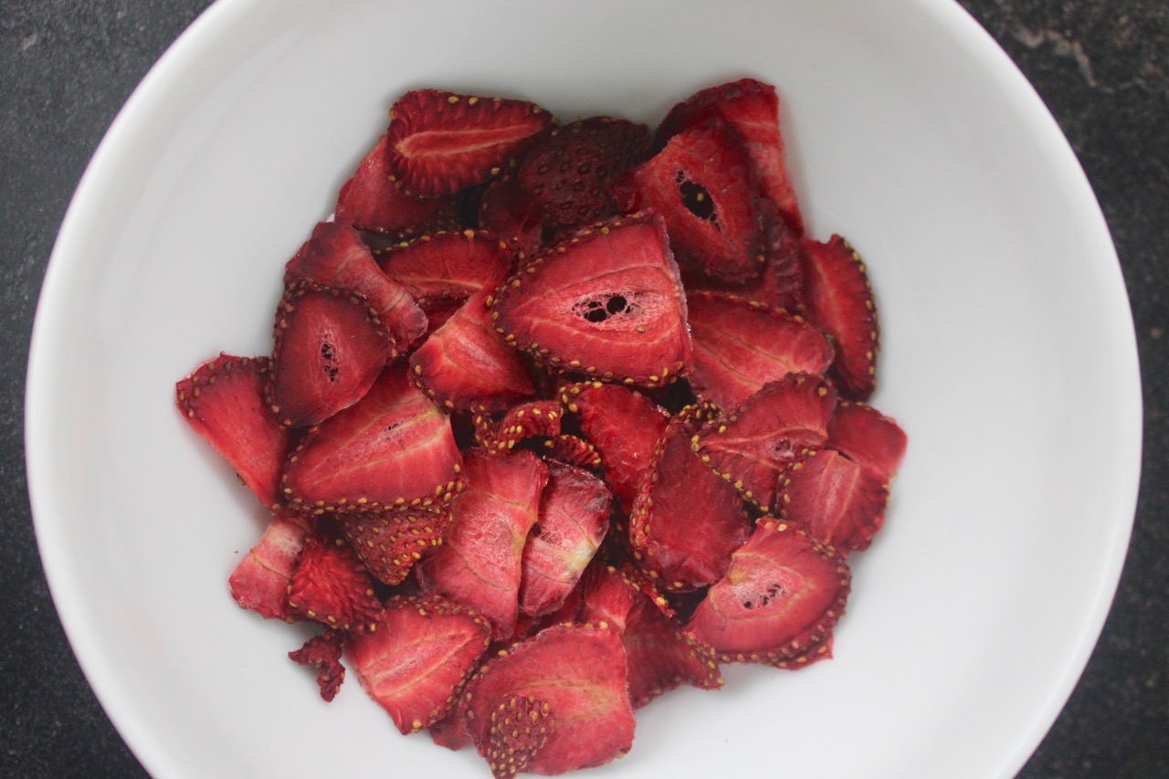 ze dried strawberries at walmart