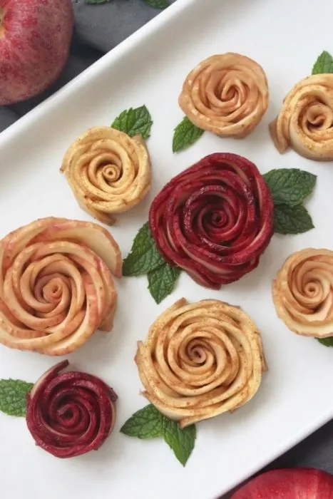 easy to make honey apple roses for jewish new year