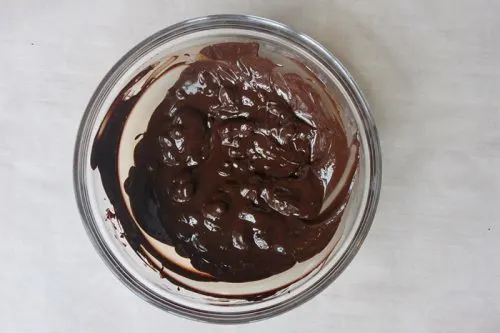 how to easily quick temper chocolate in the microwave