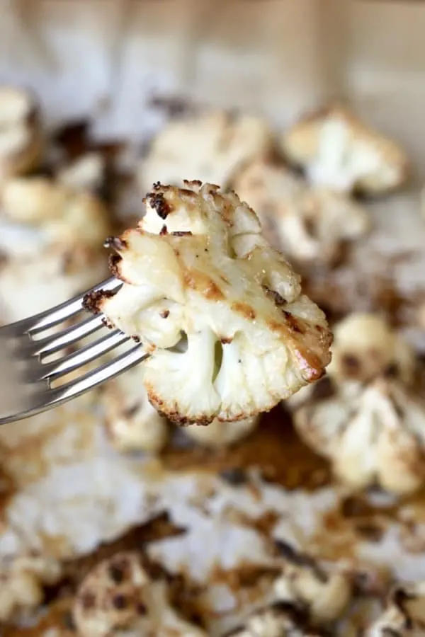 Close-up picture of tahini roasted cauliflower floret