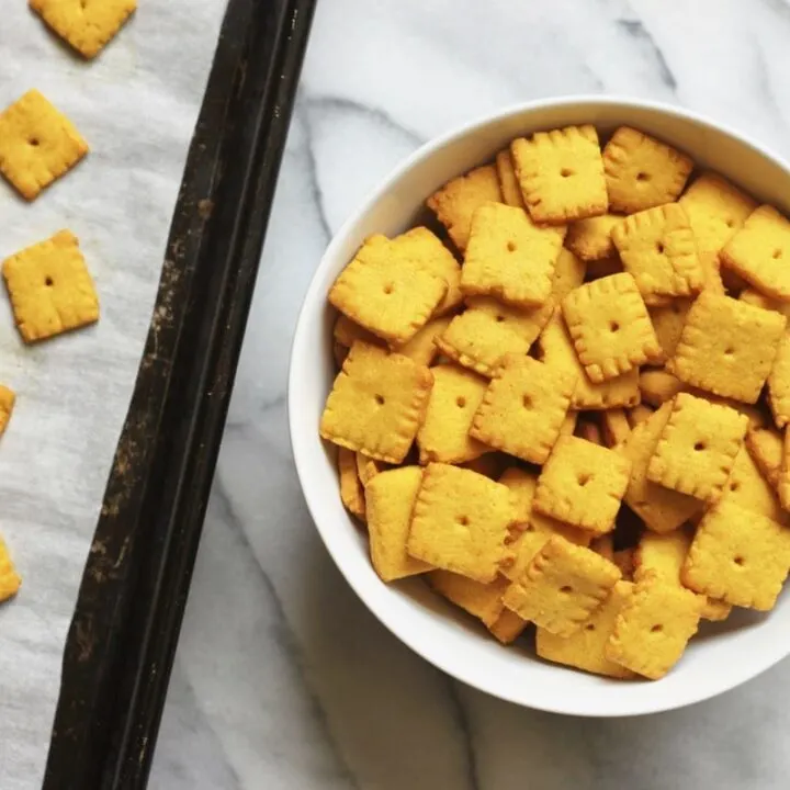 Homemade Keto Cheez Its crackers served in a dish